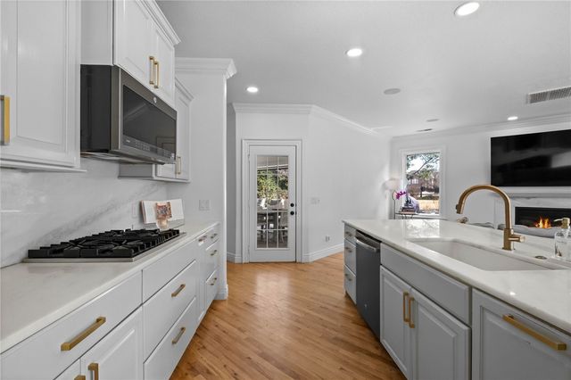 11 Sherwood Drive, Rogers, AR 72758