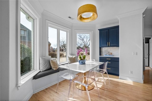 11 Sherwood Drive, Rogers, AR 72758