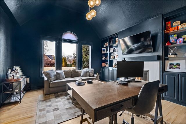 11 Sherwood Drive, Rogers, AR 72758