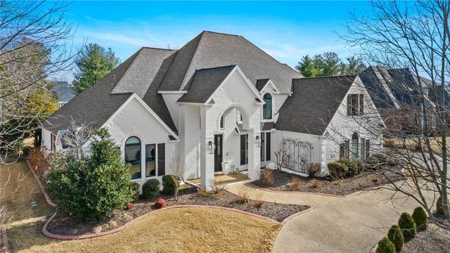 11 Sherwood Drive, Rogers, AR 72758
