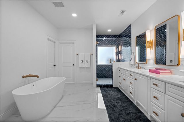 11 Sherwood Drive, Rogers, AR 72758