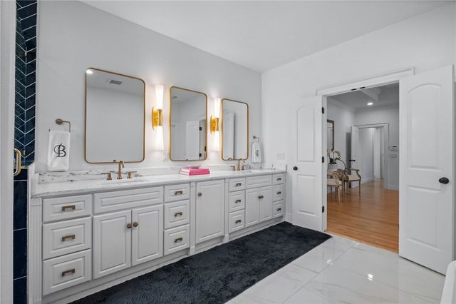 11 Sherwood Drive, Rogers, AR 72758