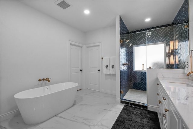 11 Sherwood Drive, Rogers, AR 72758