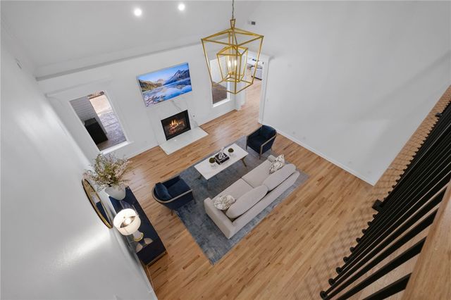 11 Sherwood Drive, Rogers, AR 72758