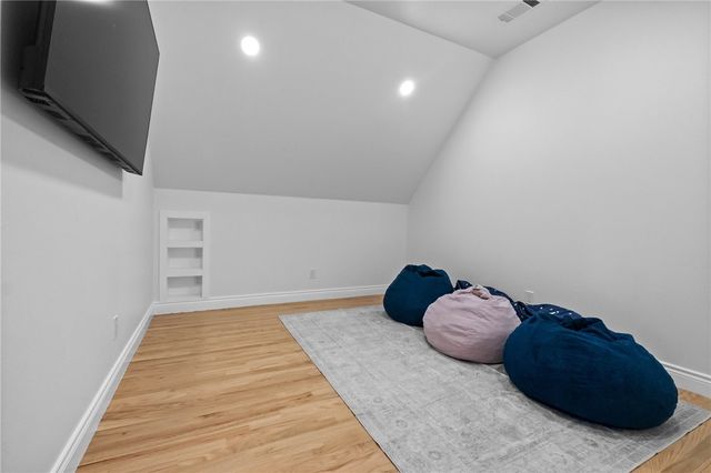 11 Sherwood Drive, Rogers, AR 72758