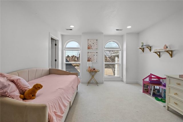 11 Sherwood Drive, Rogers, AR 72758