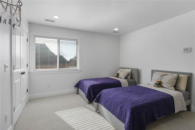 11 Sherwood Drive, Rogers, AR 72758