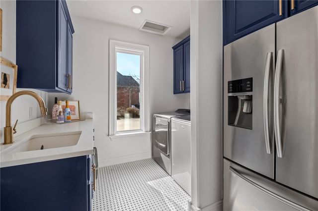 11 Sherwood Drive, Rogers, AR 72758