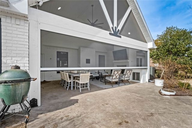 11 Sherwood Drive, Rogers, AR 72758