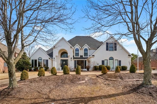 11 Sherwood Drive, Rogers, AR 72758