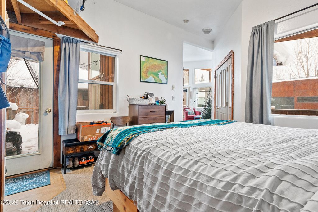 645 S GLENWOOD Street, Jackson, WY 83001 photo 11