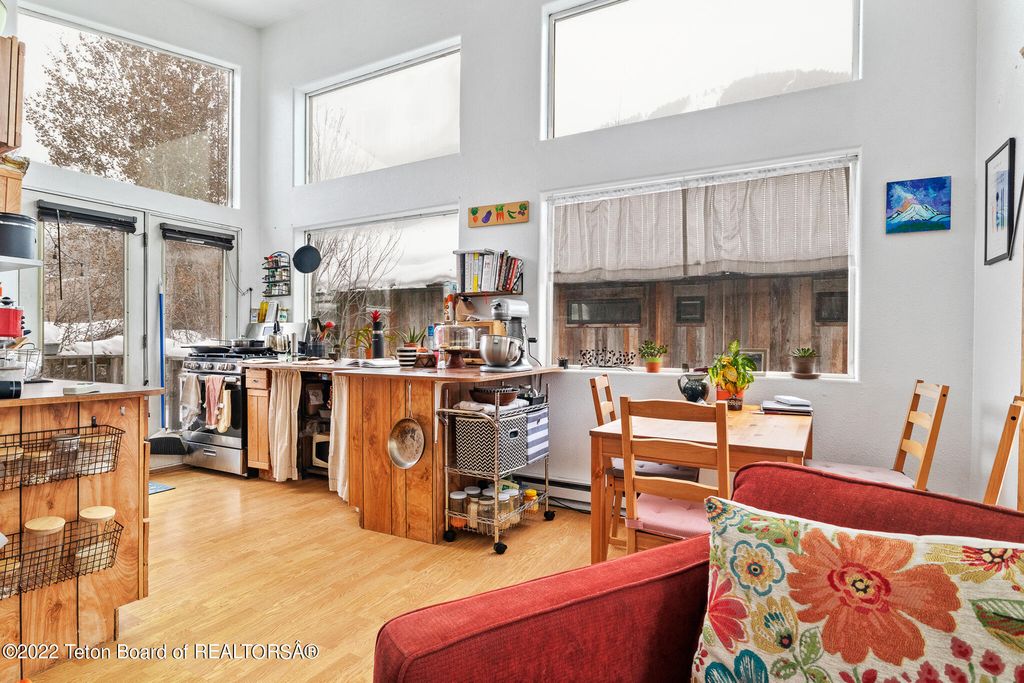 645 S GLENWOOD Street, Jackson, WY 83001 photo 5