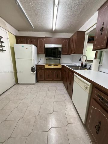 3600 NE 170th St 107, North Miami Beach, FL 33160