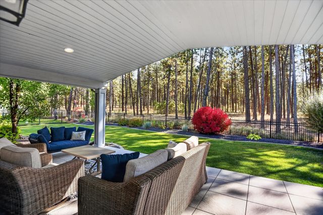 1015 W Siena Peak Dr, Spokane, WA 99224
