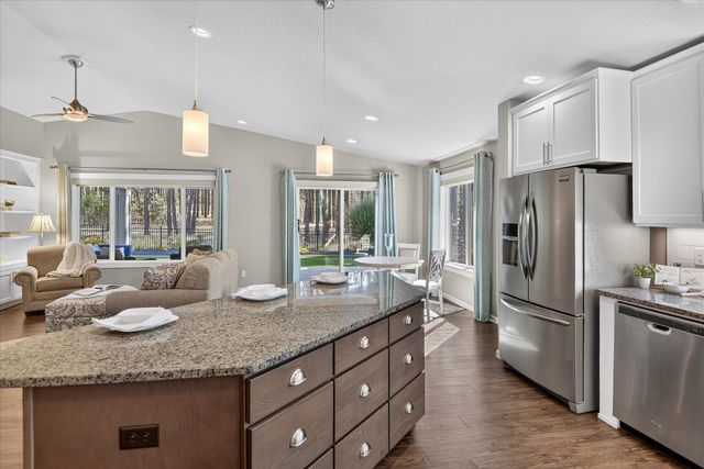 1015 W Siena Peak Dr, Spokane, WA 99224