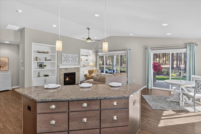 1015 W Siena Peak Dr, Spokane, WA 99224