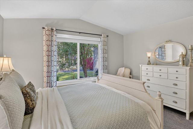 1015 W Siena Peak Dr, Spokane, WA 99224