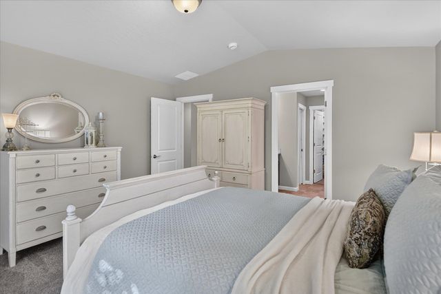1015 W Siena Peak Dr, Spokane, WA 99224