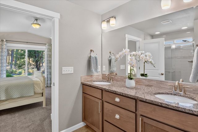 1015 W Siena Peak Dr, Spokane, WA 99224