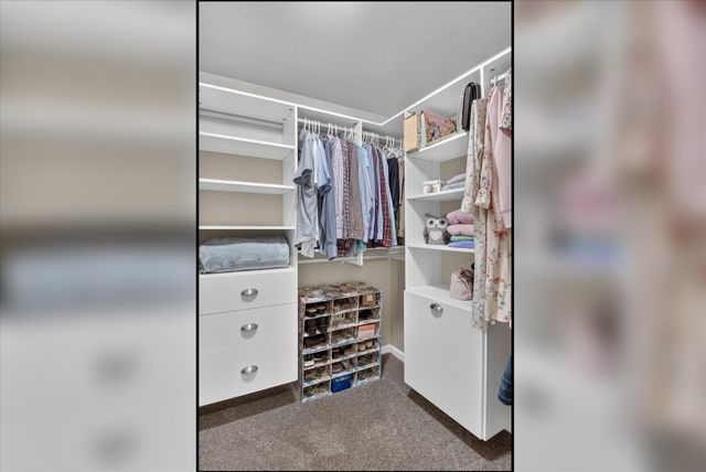 1015 W Siena Peak Dr, Spokane, WA 99224