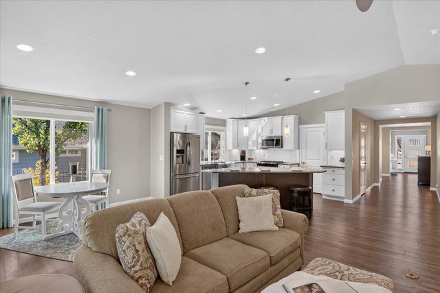 1015 W Siena Peak Dr, Spokane, WA 99224