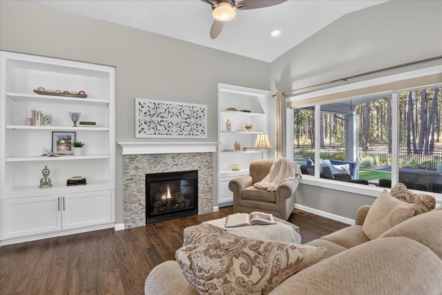 1015 W Siena Peak Dr, Spokane, WA 99224