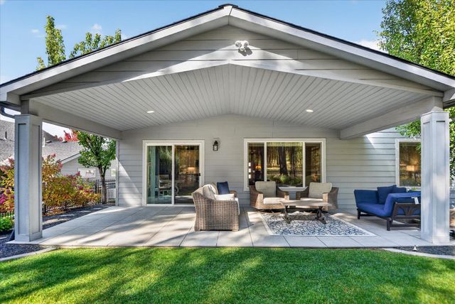 1015 W Siena Peak Dr, Spokane, WA 99224