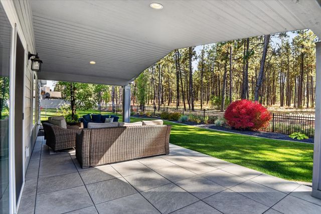 1015 W Siena Peak Dr, Spokane, WA 99224