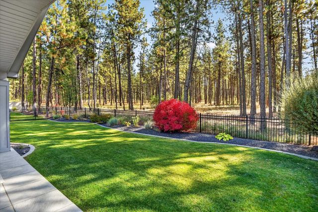 1015 W Siena Peak Dr, Spokane, WA 99224