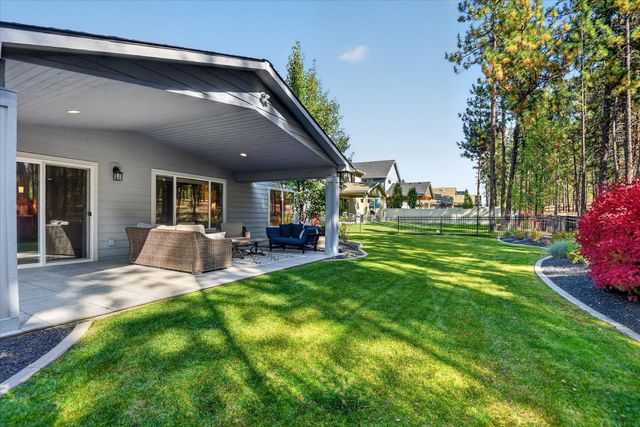 1015 W Siena Peak Dr, Spokane, WA 99224