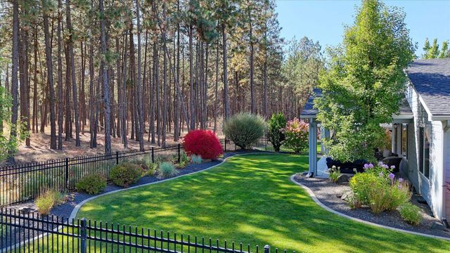 1015 W Siena Peak Dr, Spokane, WA 99224
