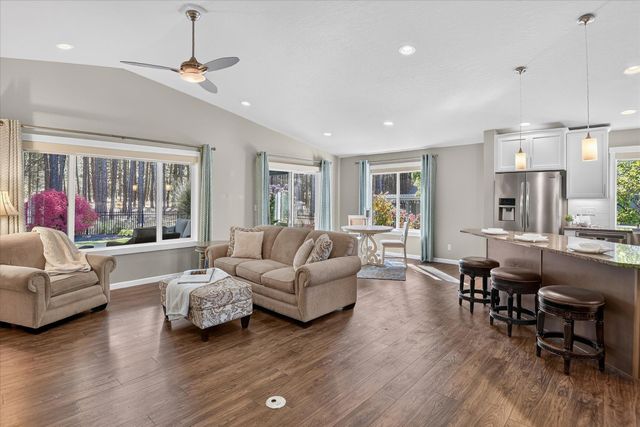 1015 W Siena Peak Dr, Spokane, WA 99224