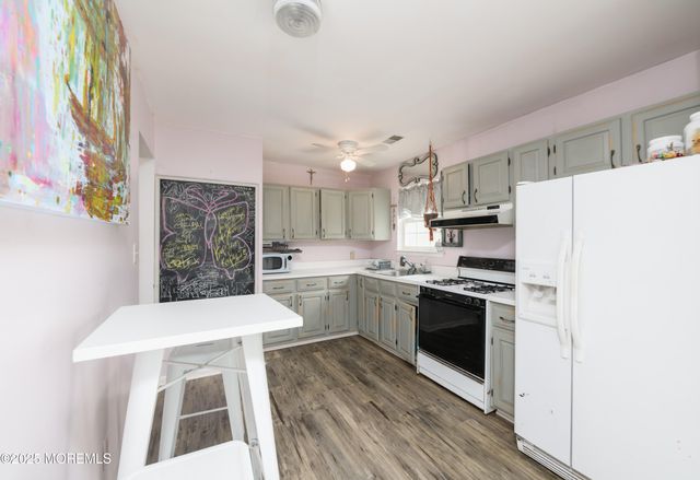 74 Henry Drive, New Monmouth, NJ 07748