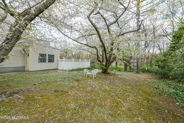 74 Henry Drive, New Monmouth, NJ 07748