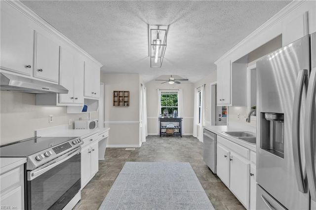 116 Grand View DR, Hampton, VA 23664