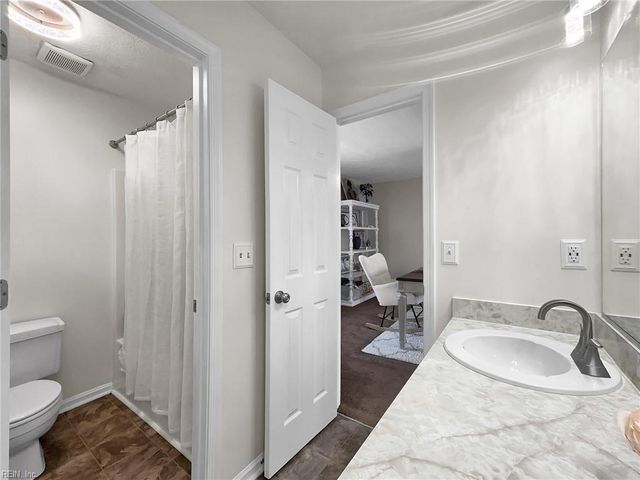 116 Grand View DR, Hampton, VA 23664