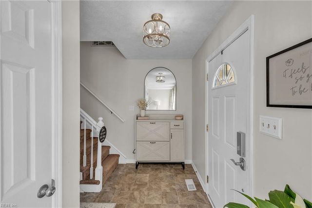 116 Grand View DR, Hampton, VA 23664