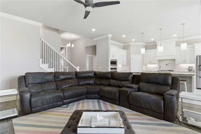 5500 W Lakewood Drive, Rogers, AR 72758