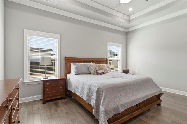 5500 W Lakewood Drive, Rogers, AR 72758