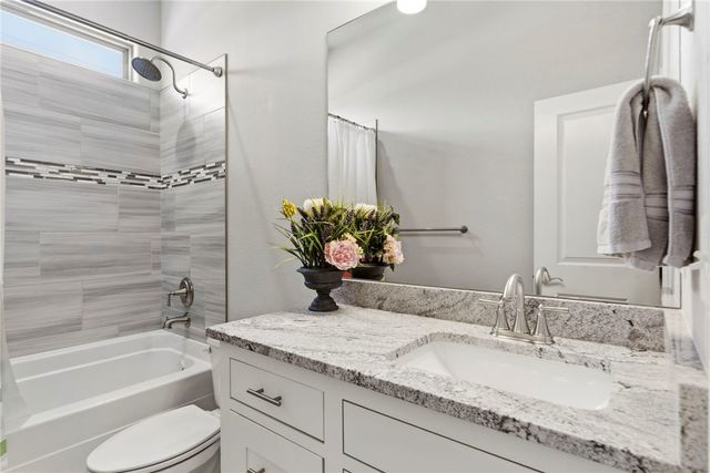 5500 W Lakewood Drive, Rogers, AR 72758