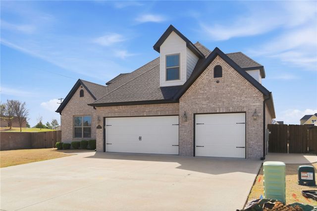 5500 W Lakewood Drive, Rogers, AR 72758