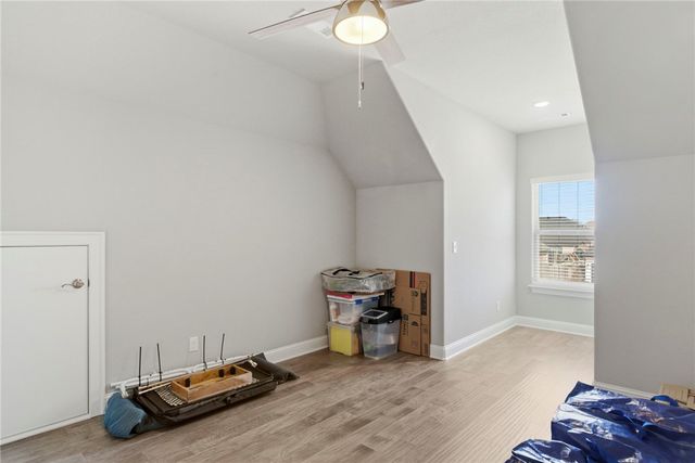 5500 W Lakewood Drive, Rogers, AR 72758