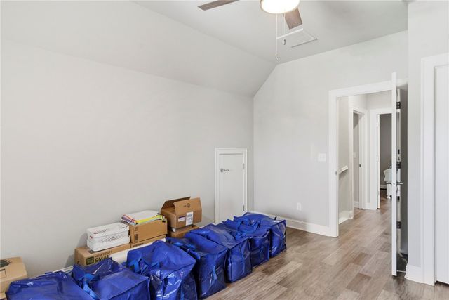 5500 W Lakewood Drive, Rogers, AR 72758