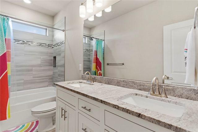 5500 W Lakewood Drive, Rogers, AR 72758