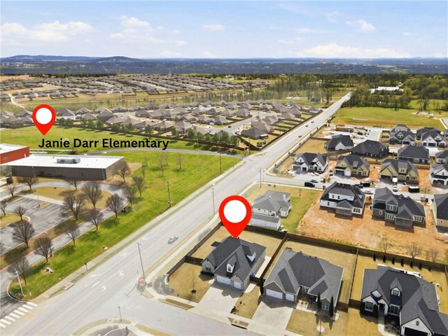 5500 W Lakewood Drive, Rogers, AR 72758