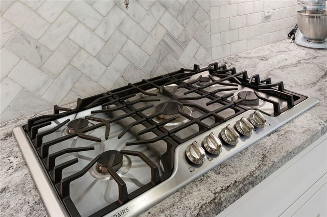 5500 W Lakewood Drive, Rogers, AR 72758