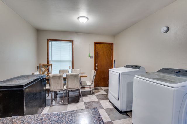 1447 Gillette Street, Dallas, TX 75217
