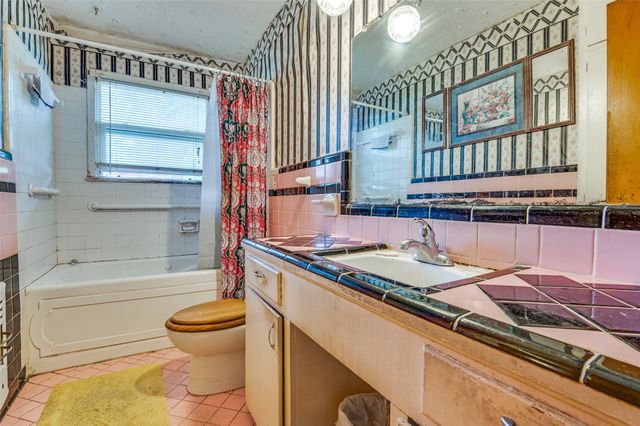 1447 Gillette Street, Dallas, TX 75217