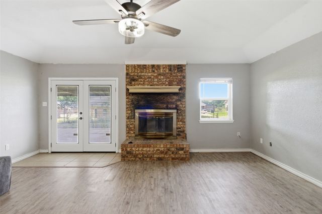 119 Blue Jay Street, Stephenville, TX 76401