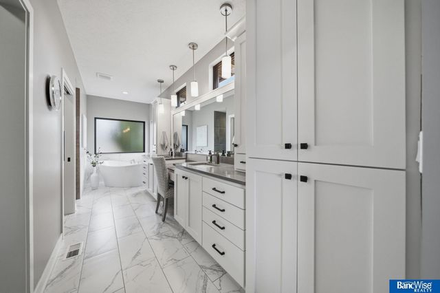 3130 W Bow Bridge Road, Lincoln, NE 68523